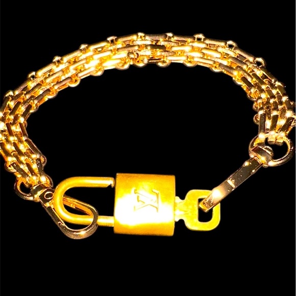 Gold Bag Thick Chain With Textured Design - Picture 2 of 3